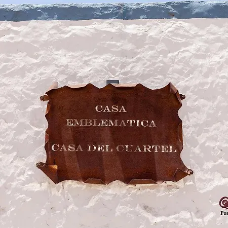 Casa Emblemática Casa Del Cuartel La Oliva