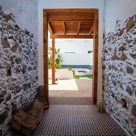 Casa Emblemática Casa Del Cuartel La Oliva